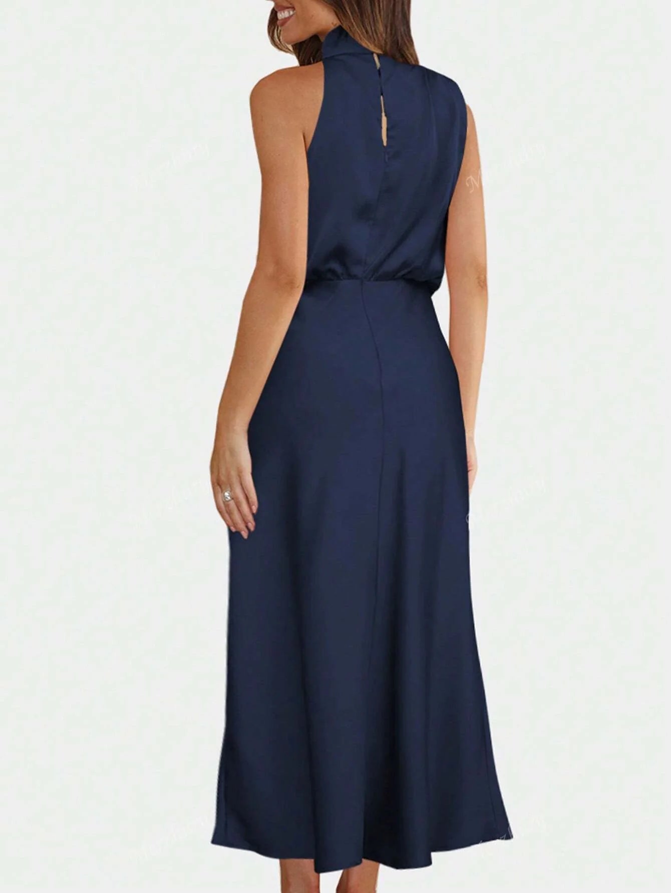 Vestido Zurique Midi de Cetim – Gola Alta e Cintura Marcada