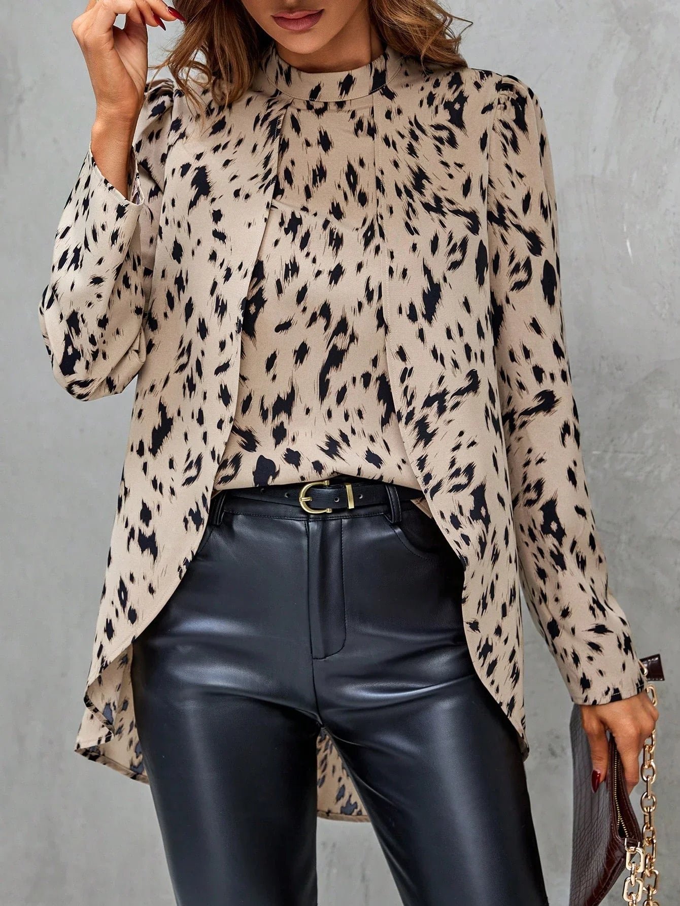 Blusa Palermo - elegância em movimento com personalidade marcante