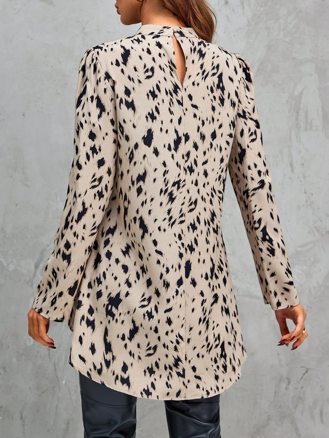 Blusa Palermo - elegância em movimento com personalidade marcante